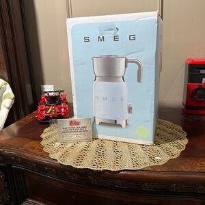 Brand New SMEG Milk Frother Model MFF11PGUS Pastel Green